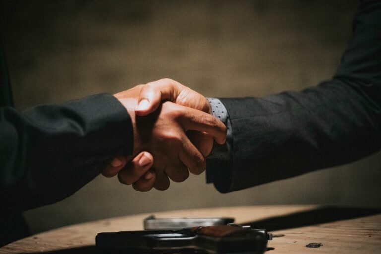 Estratégias de Negociação: Como Transformar Conversas em Acordos Vitoriosos Estratégias de Negociação: Como Transformar Conversas em Acordos Vitoriosos